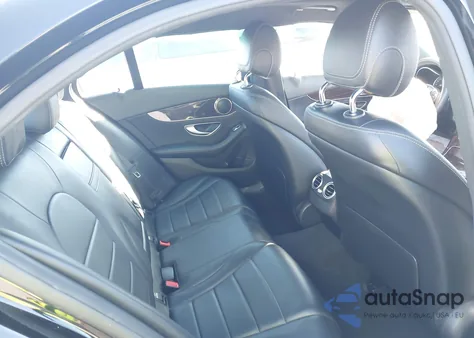 2018 Mercedes-Benz C 300 из США, поврежденный, VIN 55SWF4JB3JU268543